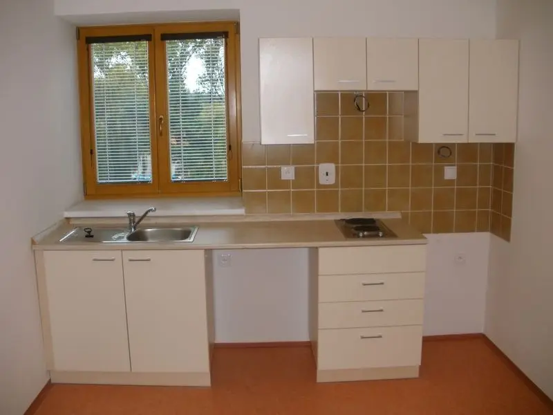 Kuchyňská linka v bytě